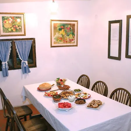 Vila Albedo בית הארחה 3*